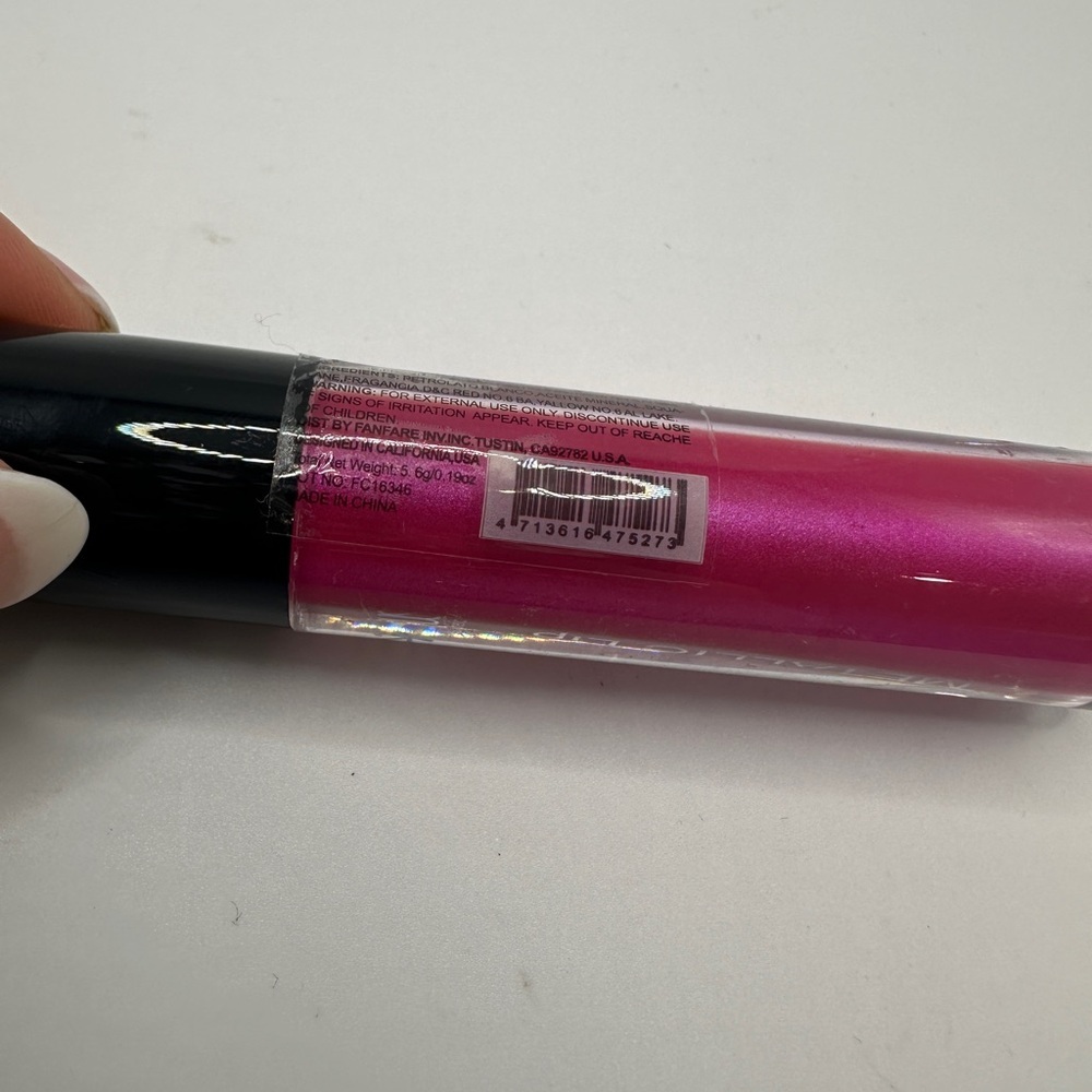 Amuse Metallic Liquid Long Lasting Lipstick - 2093-4 (Metallic Hot Pink) - Picture 3 of 4